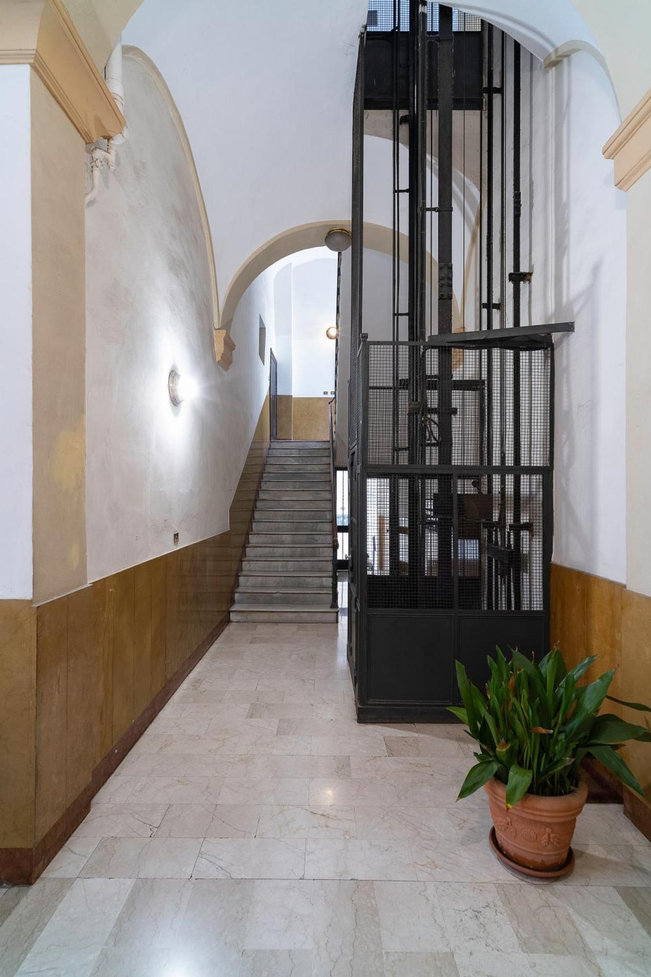 Lussuoso Appartamento Nel Cuore Del Centro Storico Bologna Exterior foto