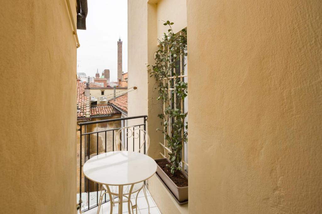 Lussuoso Appartamento Nel Cuore Del Centro Storico Bologna Exterior foto
